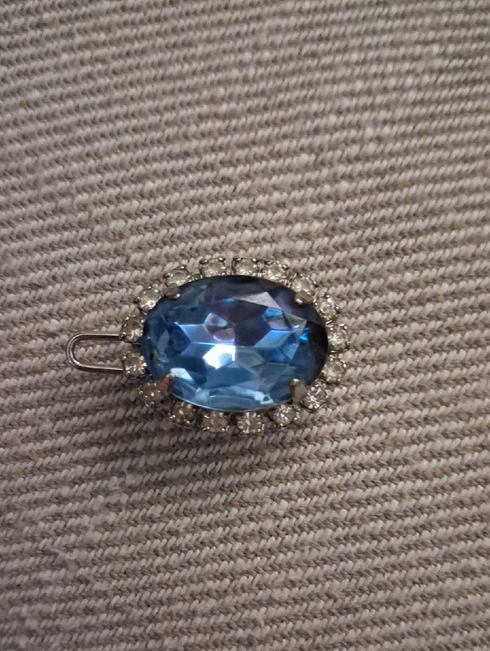 Vintage Blue Crystal Oval Hair Barrette - Timeless Sparkle